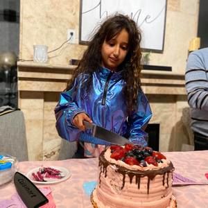 Meet your Posher, Mireya